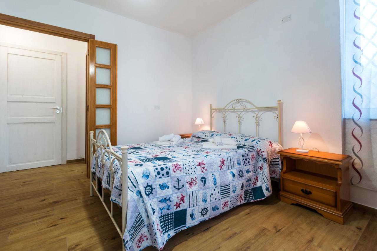 Camera Con Bagno Villa Isabel Cala Gonone Exterior photo